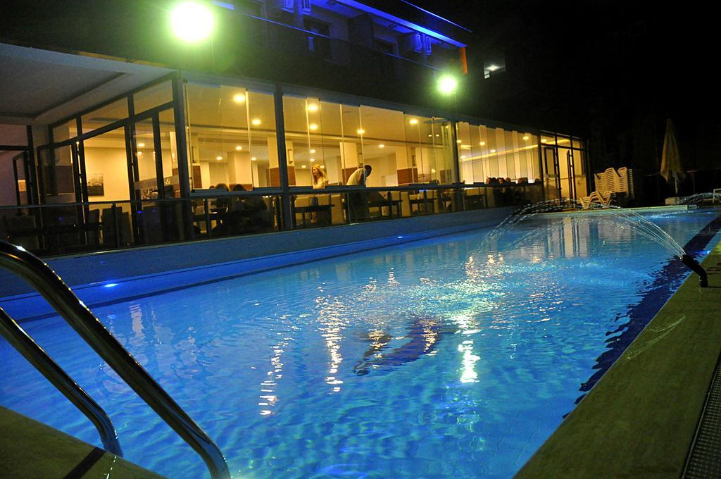 Comfort Ada Class Hotel Кушадасы Экстерьер фото