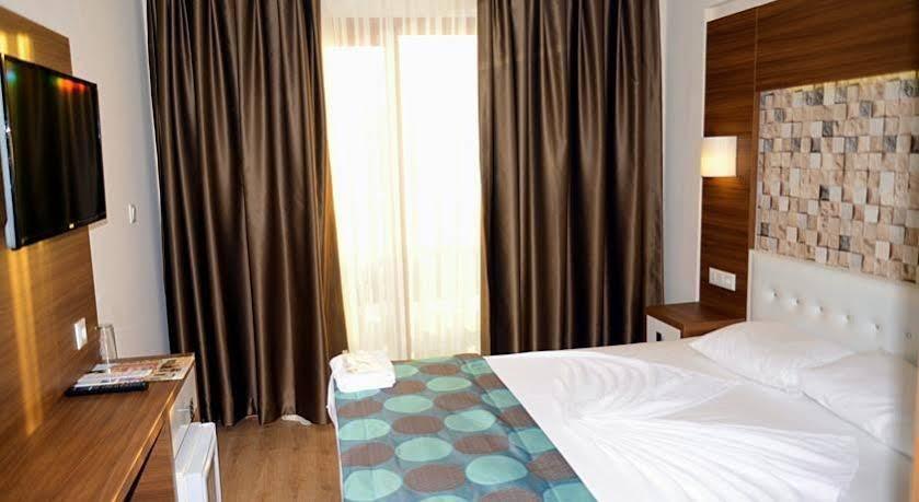 Comfort Ada Class Hotel Кушадасы Экстерьер фото